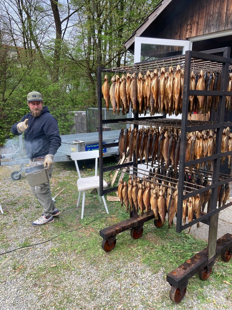 Räucherofen im Einsatz